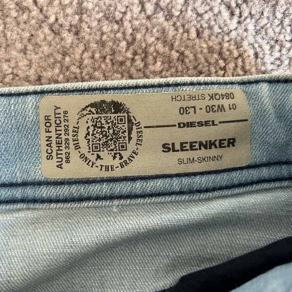 Diesel jeans in like new condition - Picture 2 of 4